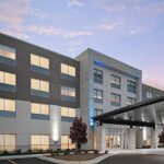 holiday-inn-express-and-suites-elkhorn-6190147026-2x1-1